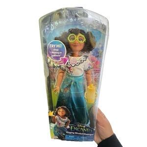 Disney Encanto 11" Inch Singing MIRABEL MADRIGAL Fashion Doll w/ Candle - NEW!
